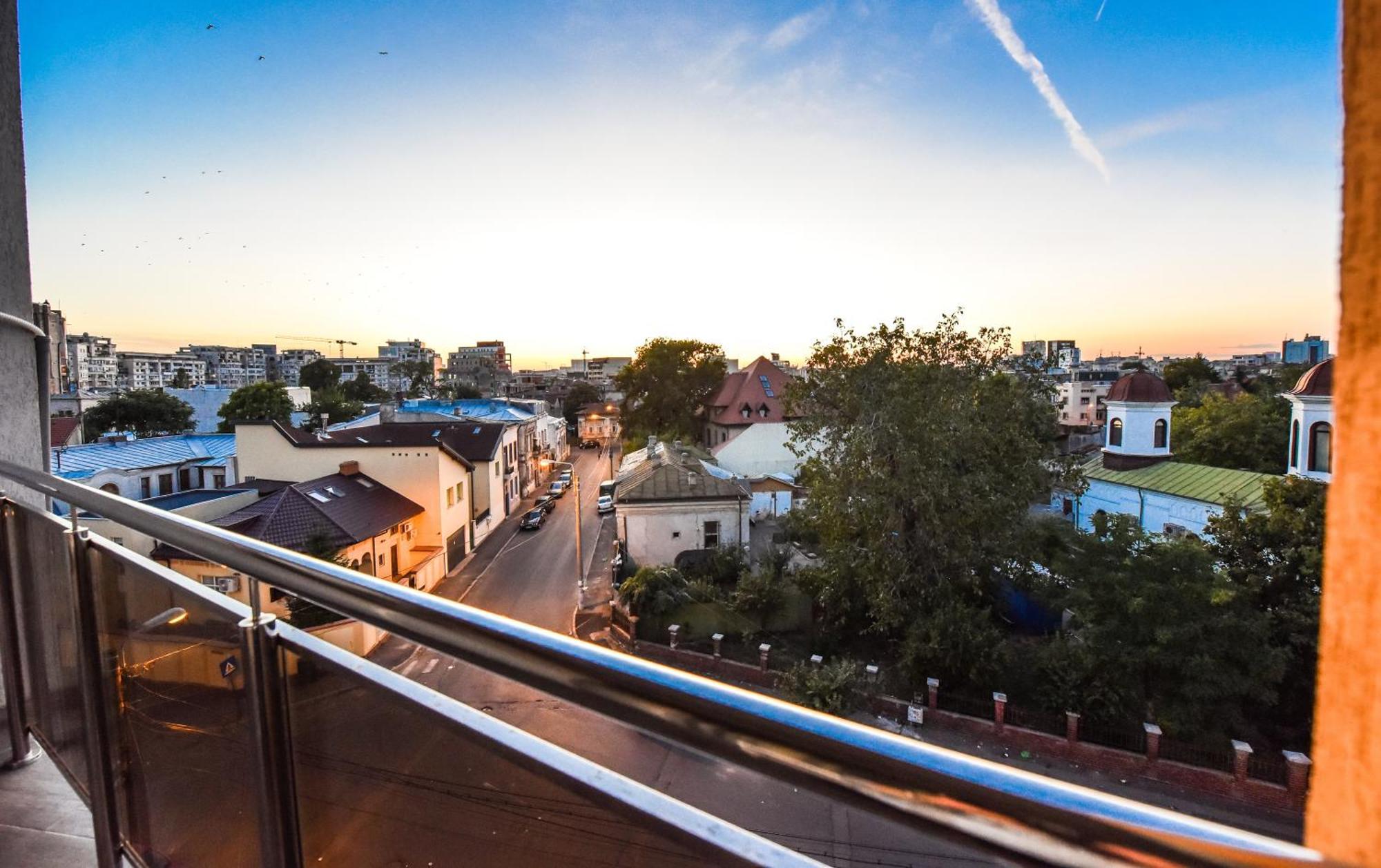 City Center Suite With Terrace Bucarest Exterior foto